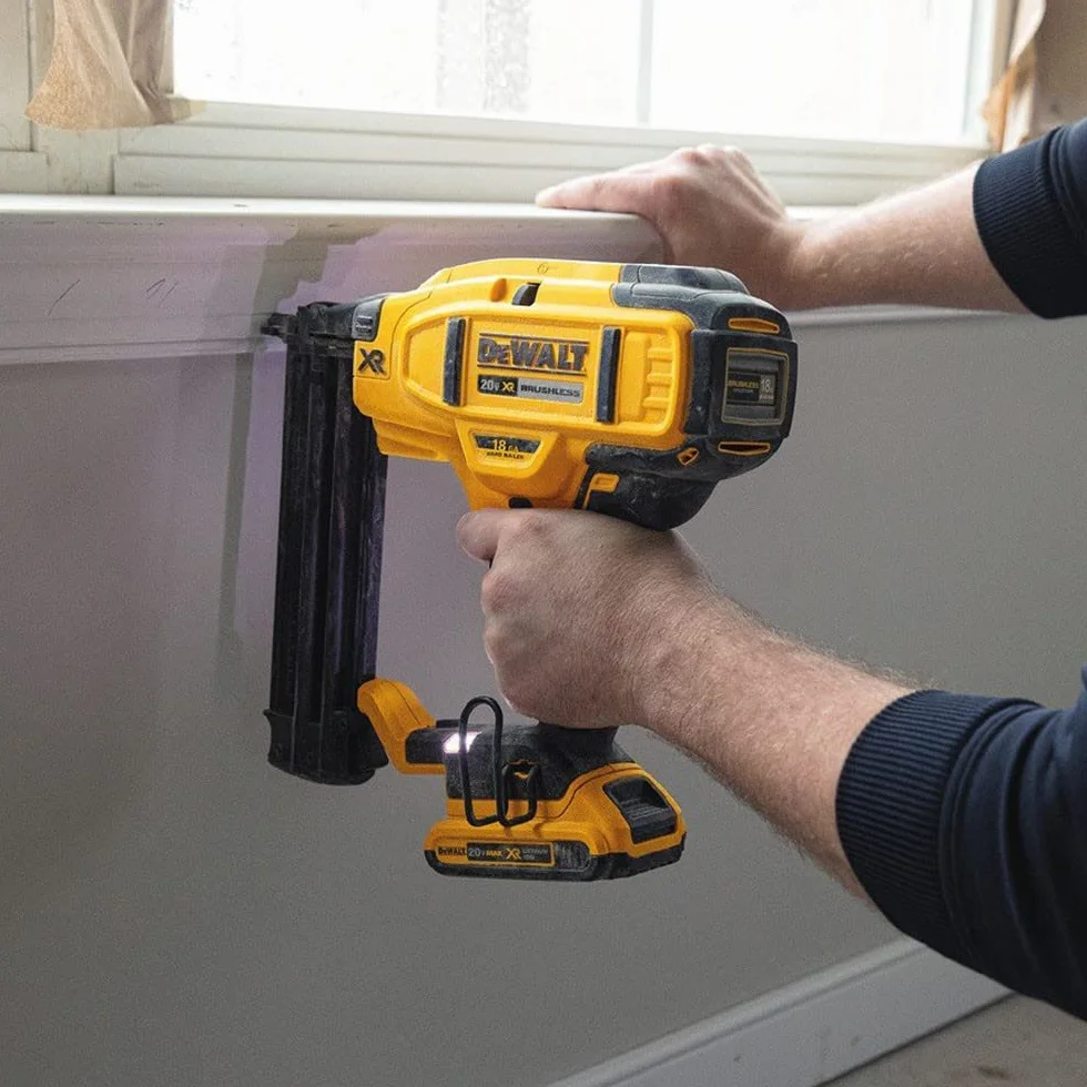 DEWALT DCN680N bezszczotkowa XR 18 Gauge Brad Gwoździarka 18V goła jednostka